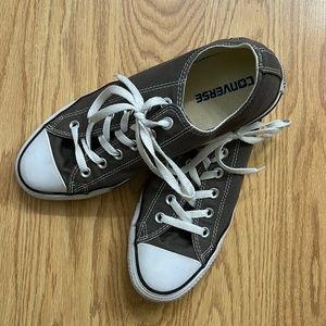 Gray Converse All Star Tennis Shoes